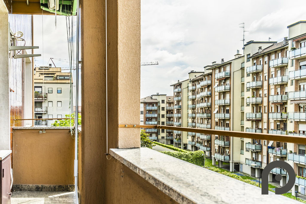 Milano (Certosa/Varesina) Quadrilocale da ristrutturare piano alto