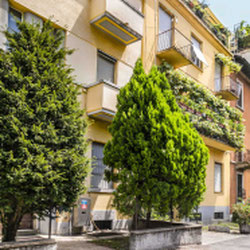 Milano (Maciachini/Derganino) Loft su due livelli con spazio esterno privato