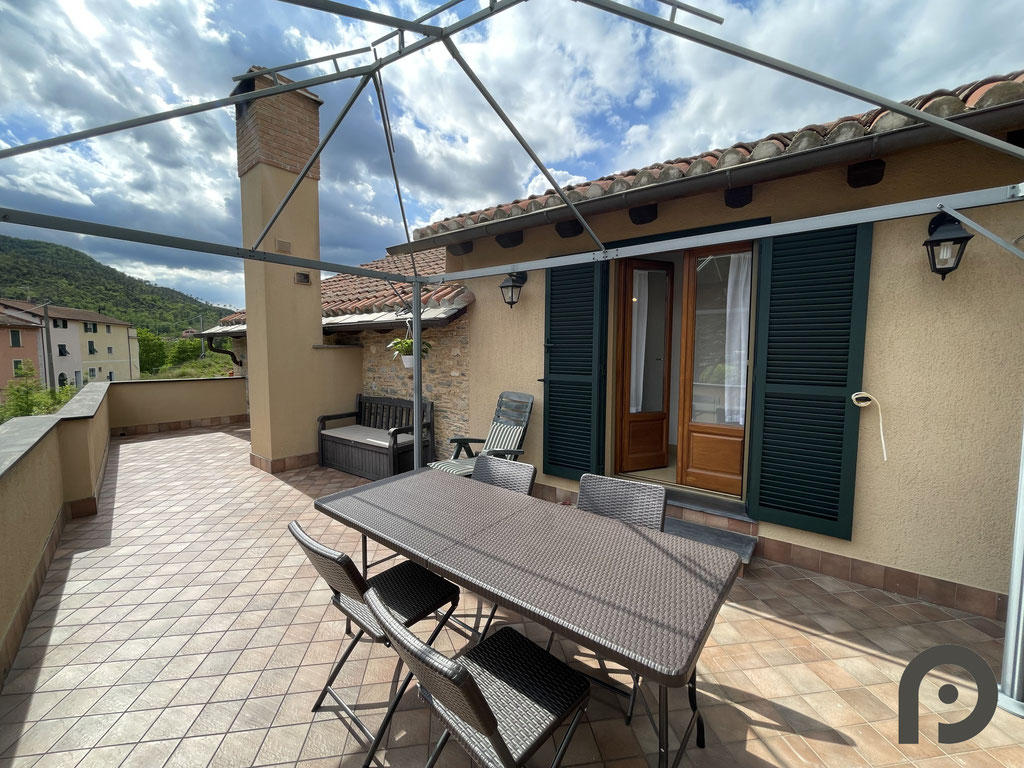 Garlenda (Alassio) Ottimo trilocale con terrazzo