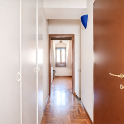 Milano (Crocetta/Missori) Luminoso trilocale su due livelli