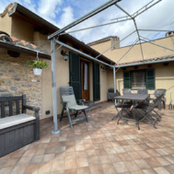 Garlenda (Alassio) Ottimo trilocale con terrazzo