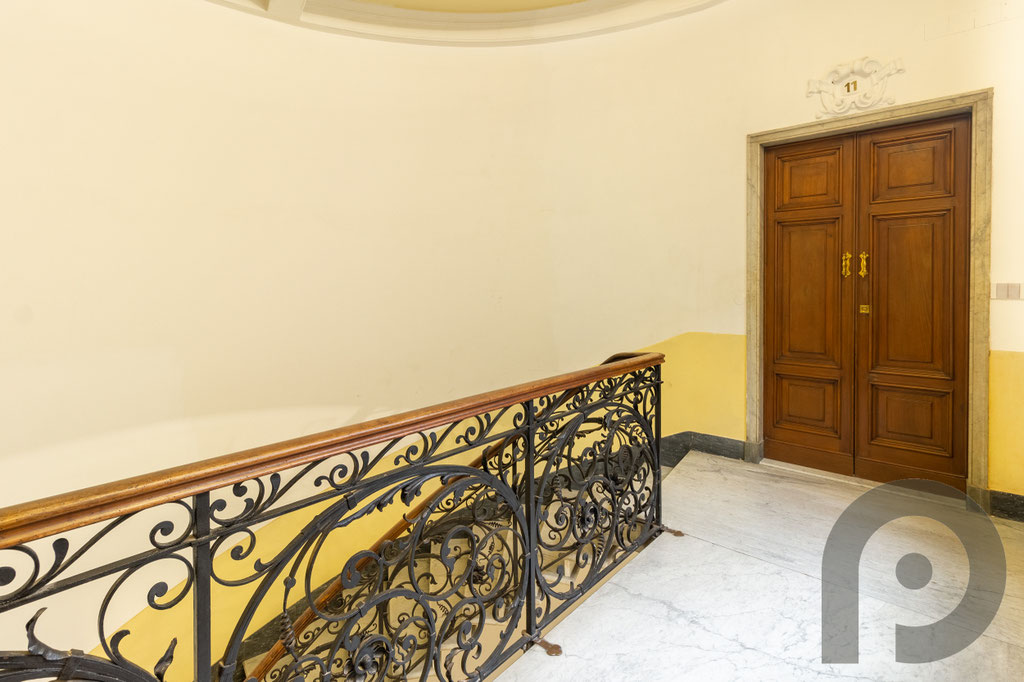 Genova (Piazza de Ferrari) - Attico ristrutturato a nuovo con terrazzo panoramico