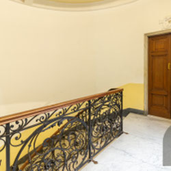Genova (Piazza de Ferrari) - Attico ristrutturato a nuovo con terrazzo panoramico
