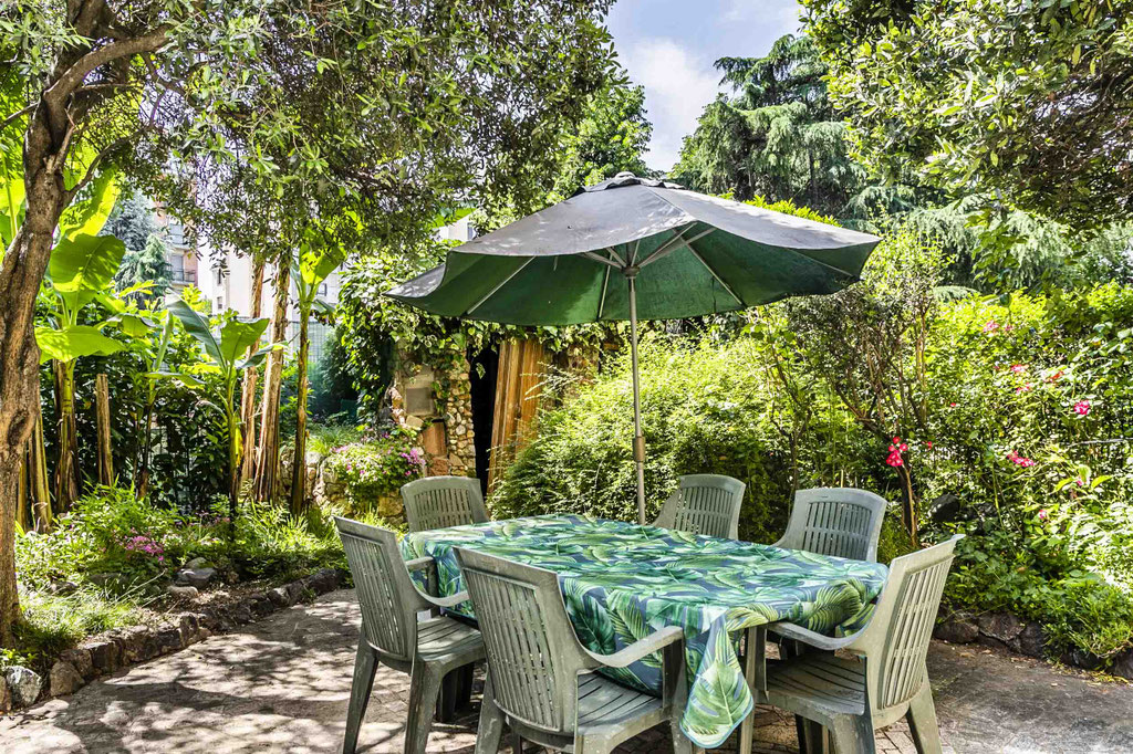 Milano ( Bande Nere ) Trilocale con giardino privato