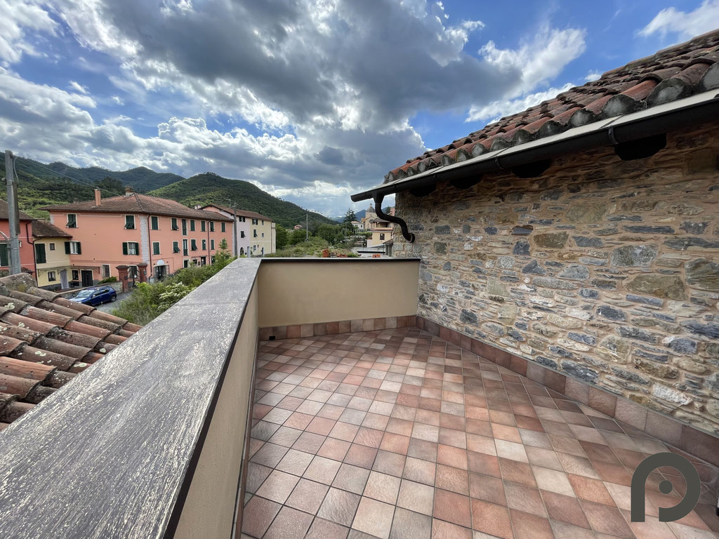 Garlenda (Alassio) Ottimo trilocale con terrazzo