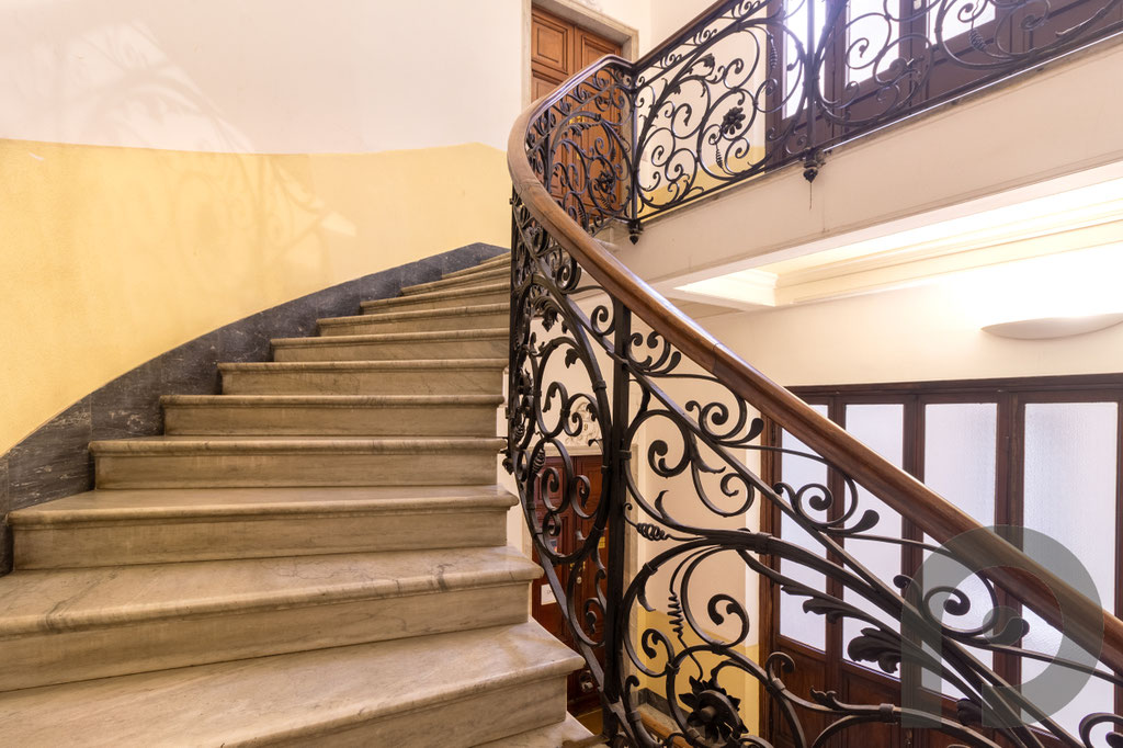 Genova (Piazza de Ferrari) - Attico ristrutturato a nuovo con terrazzo panoramico