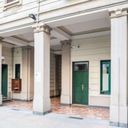 Milano (Caiazzo/Lima) Trilocale di charme in palazzo storico