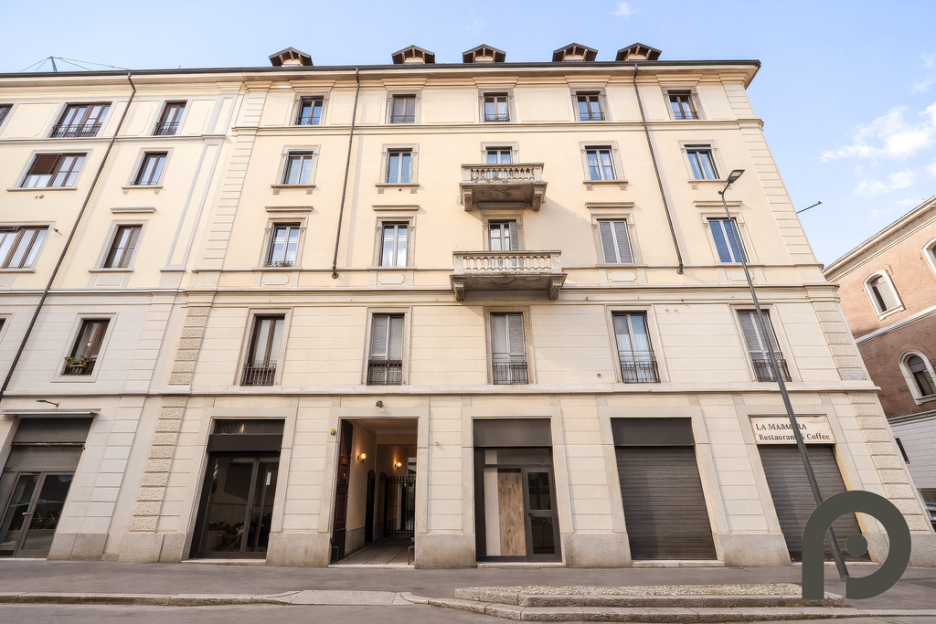 Milano (Crocetta/Missori) Luminoso trilocale su due livelli