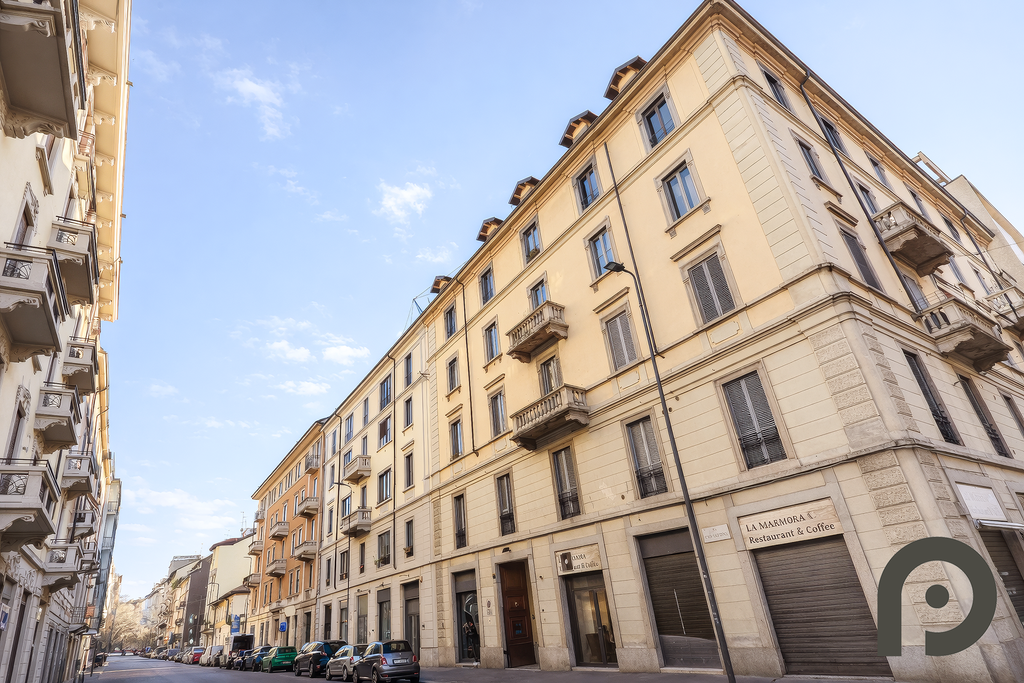 Milano (Crocetta/Missori) Luminoso trilocale su due livelli