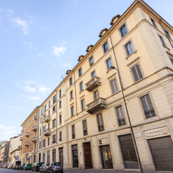 Milano (Crocetta/Missori) Luminoso trilocale su due livelli