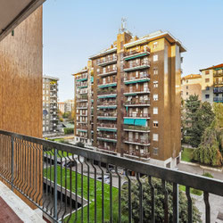 Milano (Bande Nere/Primaticcio) Luminoso appartamento di ampia metratura