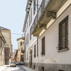 Asti (Centro storico) Prestigioso attico in palazzo storico nel cuore di Asti