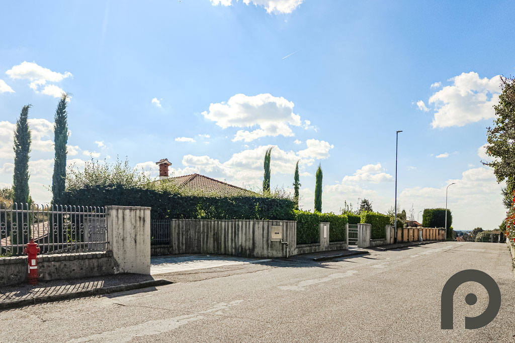 Cermenate - Villa unifamilare con piscina e vista panoramica