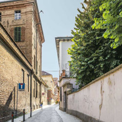 Asti (Centro storico) Prestigioso attico in palazzo storico nel cuore di Asti