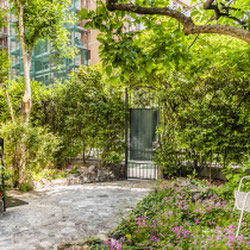 Milano ( Bande Nere ) Trilocale con giardino privato