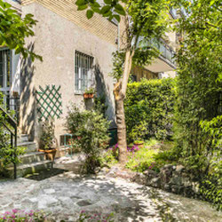 Milano ( Bande Nere ) Trilocale con giardino privato