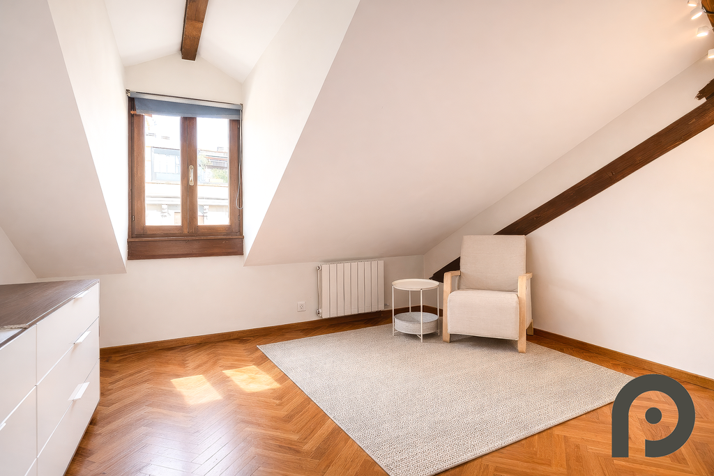 Milano (Crocetta/Missori) Luminoso trilocale su due livelli