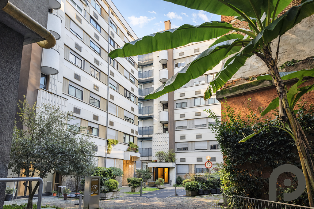 Milano (Crocetta/Missori) Elegante due locali ristrutturato a nuovo