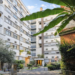 Milano (Crocetta/Missori) Elegante due locali ristrutturato a nuovo