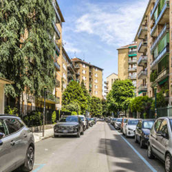 Milano ( Bande Nere ) Trilocale con giardino privato