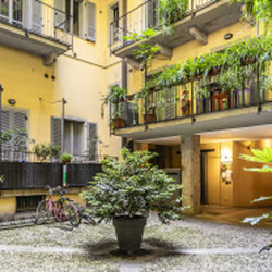 Milano (Navigli/Porta Ticinese) Trilocale in Porta Ticinese con box