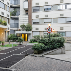 Milano (Crocetta/Missori) Elegante due locali ristrutturato a nuovo