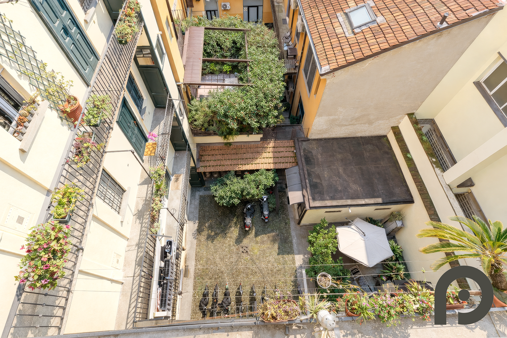 Milano (Crocetta/Missori) Luminoso trilocale su due livelli