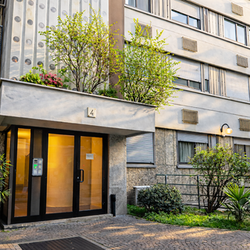 Milano (Crocetta/Missori) Elegante due locali ristrutturato a nuovo