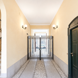 Milano (Crocetta/Missori) Luminoso trilocale su due livelli