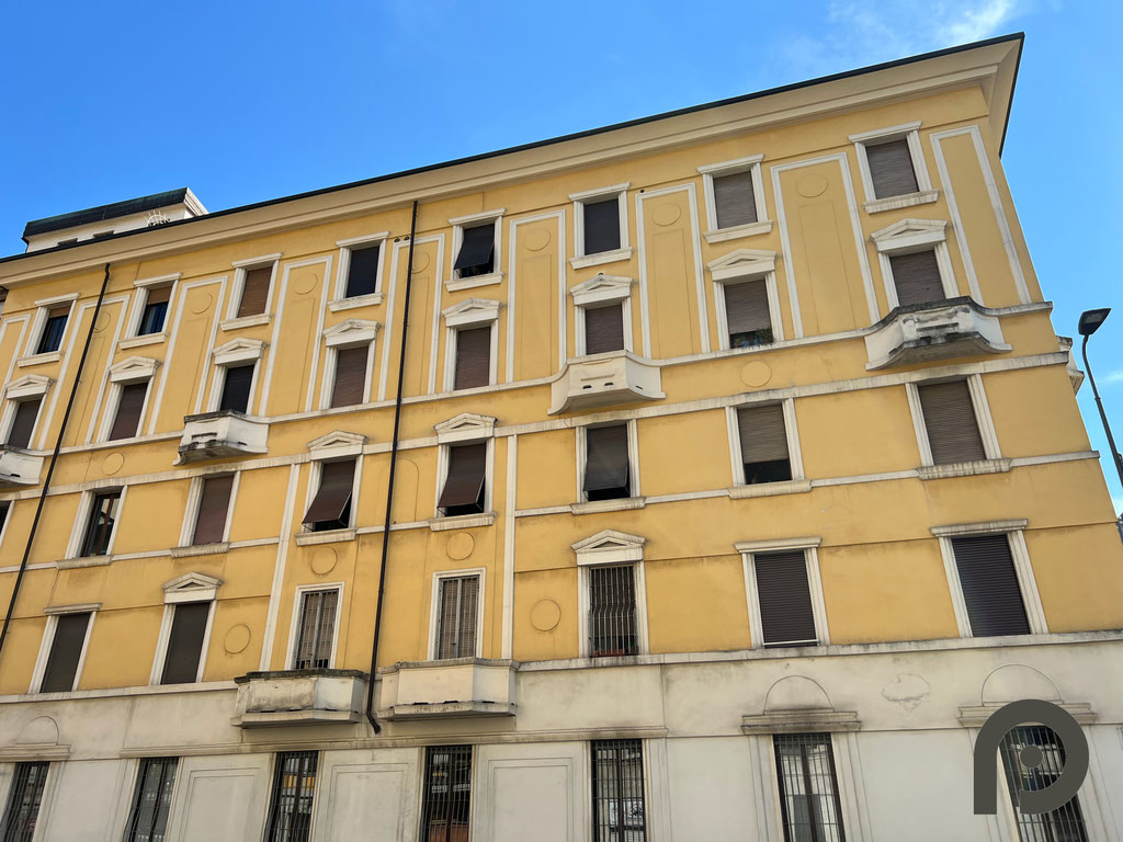 Milano (Centrale/Caiazzo) Quattro locali piano alto