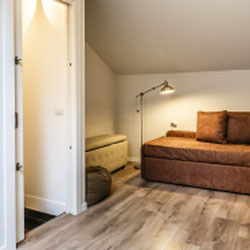 Milano (Cenisio/Firenze) Loft di design su due livelli con giardino